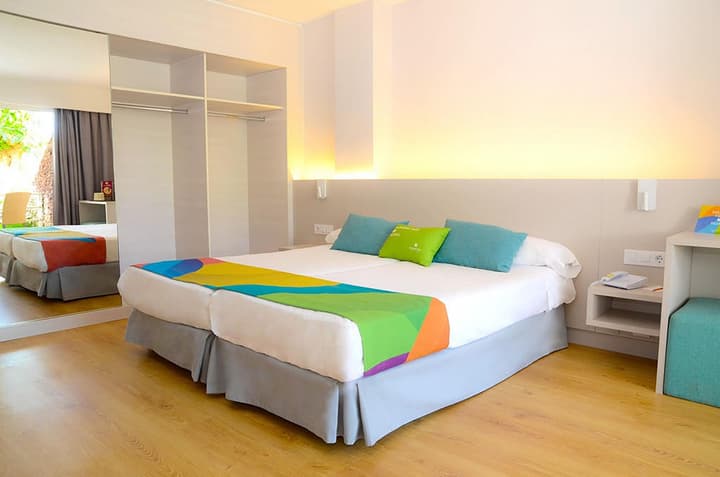 Paradise Park Fun Lifestyle Hotel