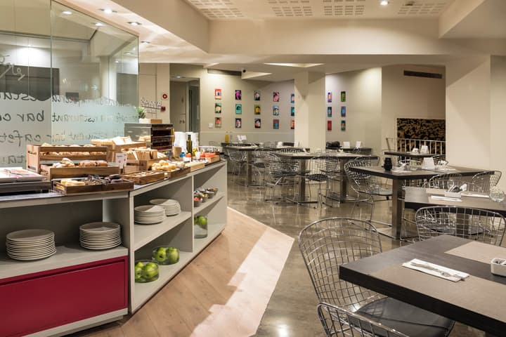 Sercotel Amister Art Hotel