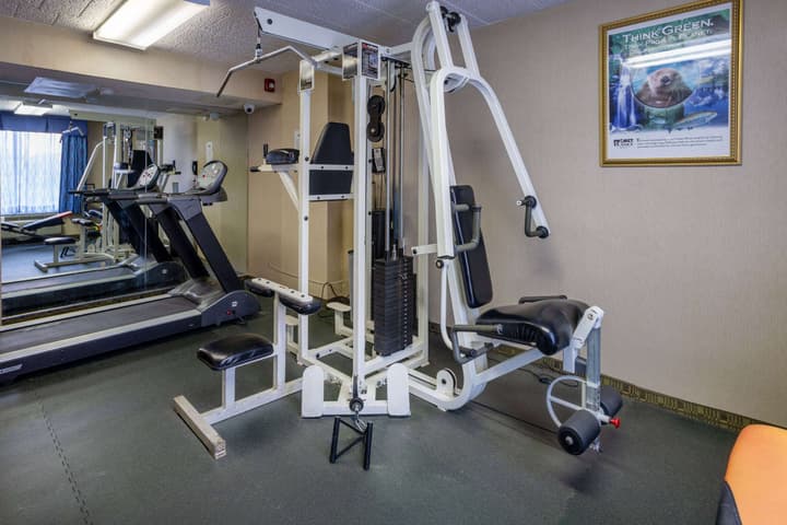 Days Hotel by Wyndham North Bergen /NYC Area