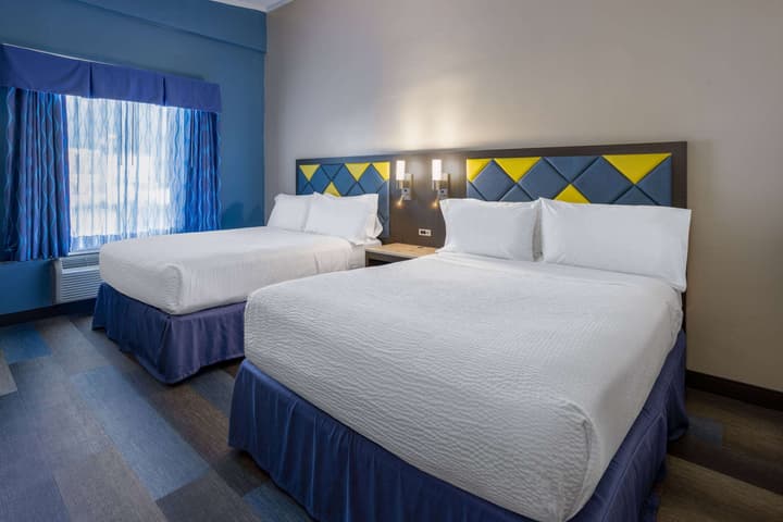 Days Hotel by Wyndham North Bergen /NYC Area