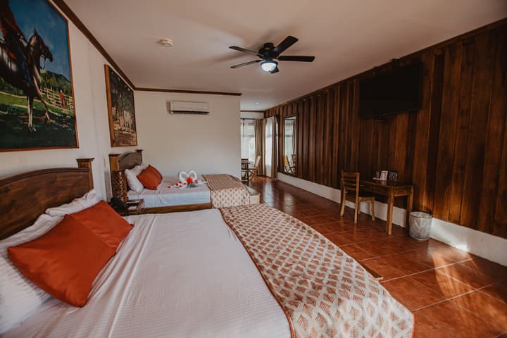 Hotel Hacienda Guachipelin