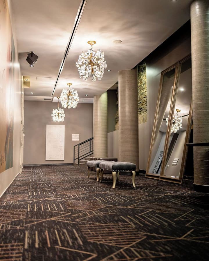 HOTEL 10