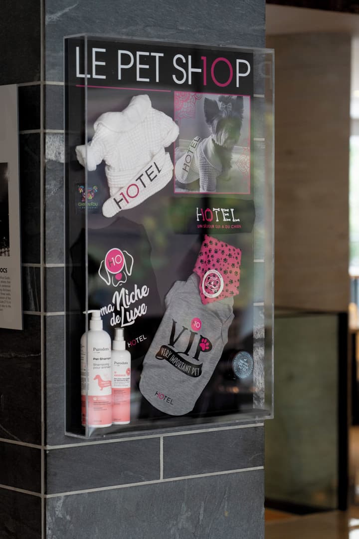 HOTEL 10