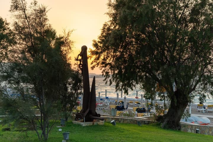 Dionysos Hotel