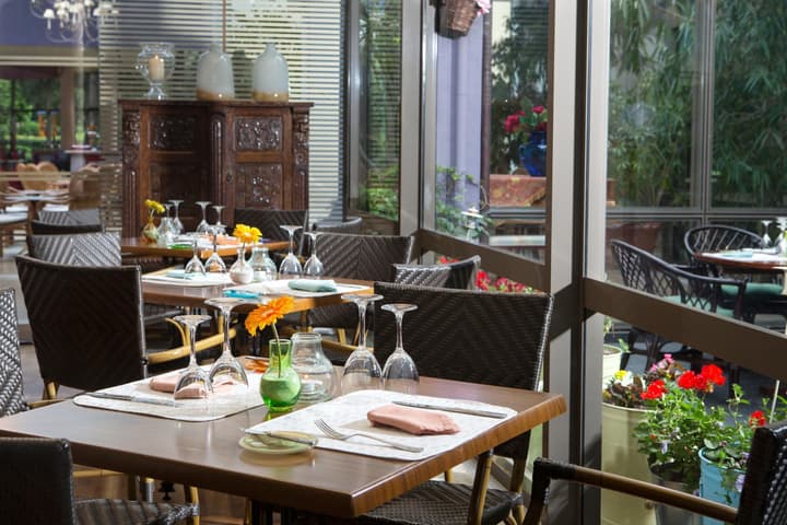 Dionysos Hotel