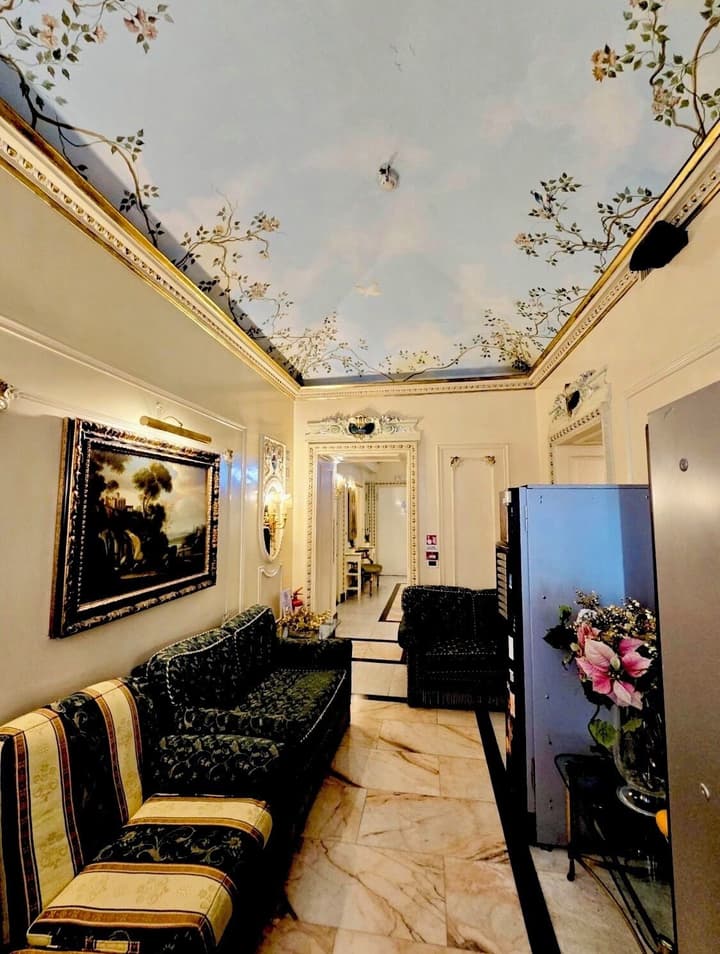 Champagne Palace Hotel