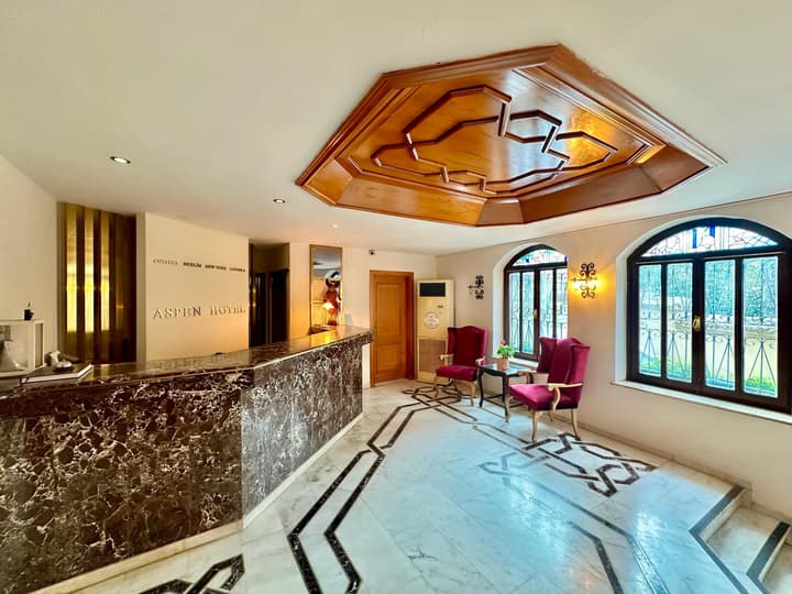 Aspen Hotel - Special Class