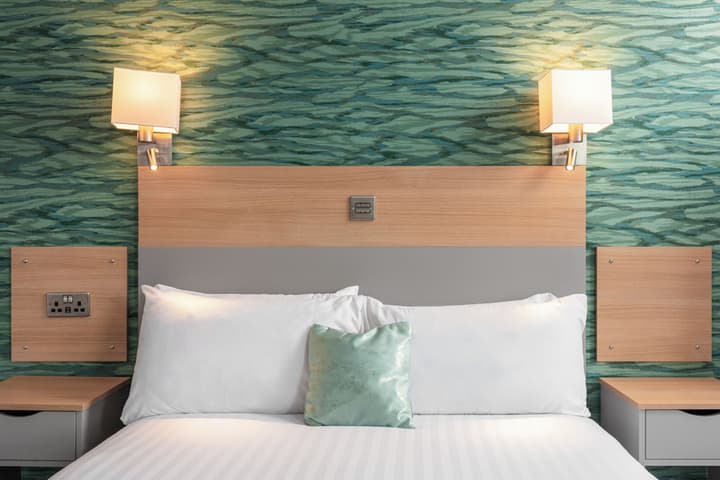 Caledonian Hotel