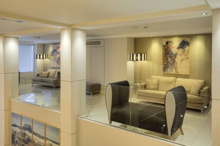 Central Athens Hotel