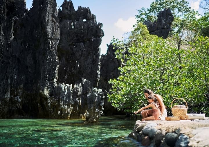 Lagen Island Resort