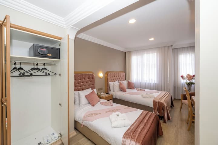 Grand Anka Hotel