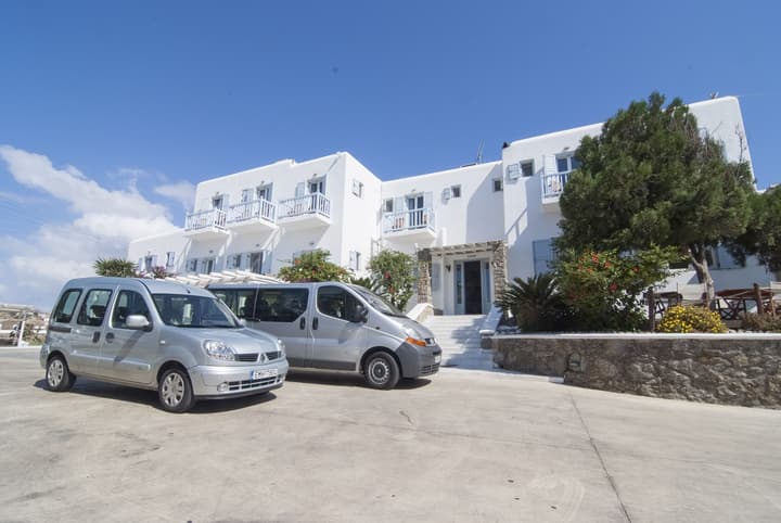 Zephyros Hotel