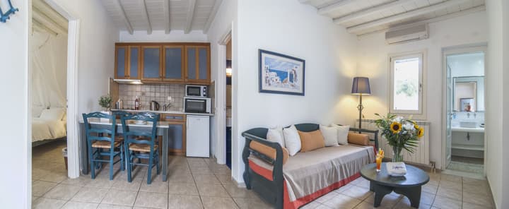 Zephyros Hotel
