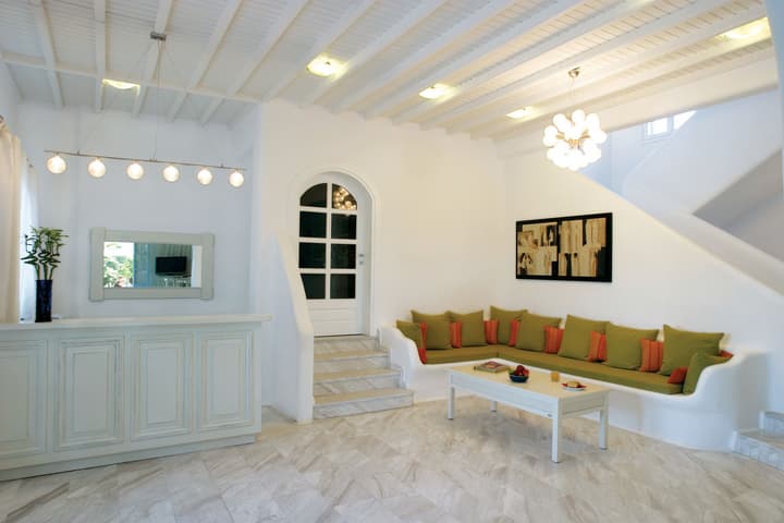 Zephyros Hotel
