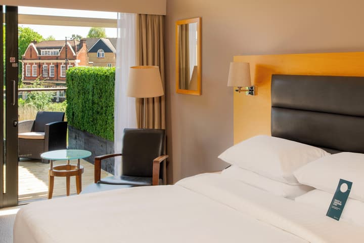 Holiday Inn London Brentford Lock by IHG