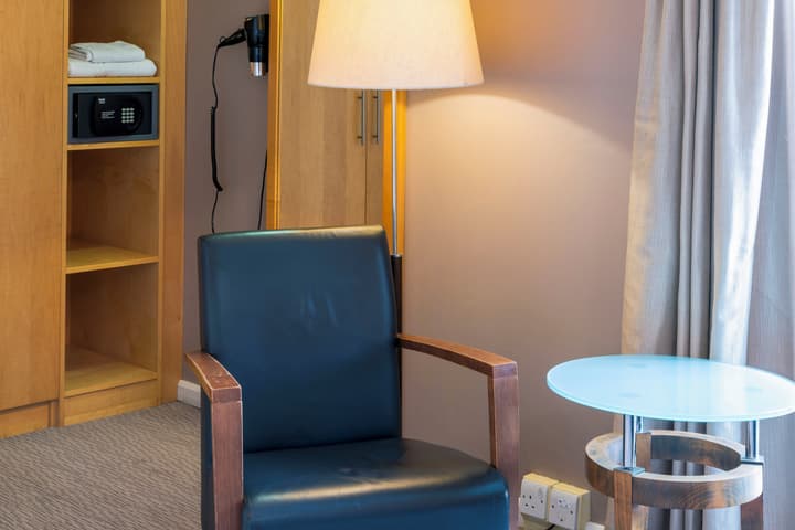 Holiday Inn London Brentford Lock by IHG