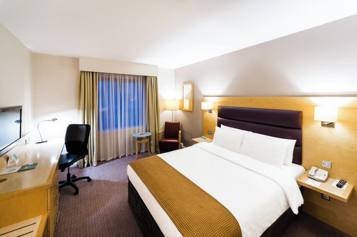 Holiday Inn London Brentford Lock by IHG