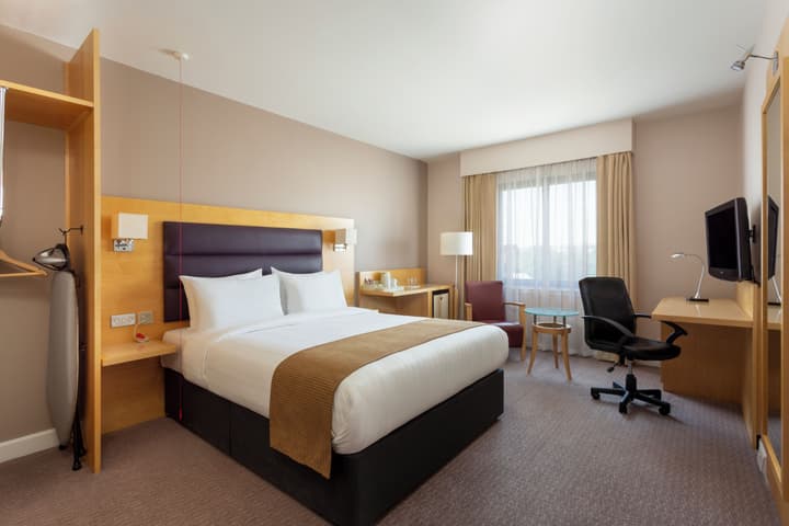 Holiday Inn London Brentford Lock by IHG