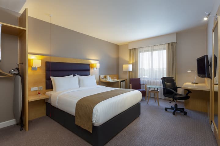 Holiday Inn London Brentford Lock by IHG