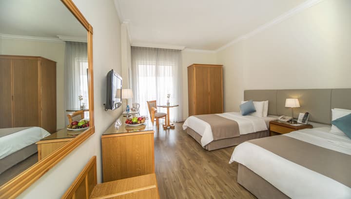 ALQasr Metropole Hotel