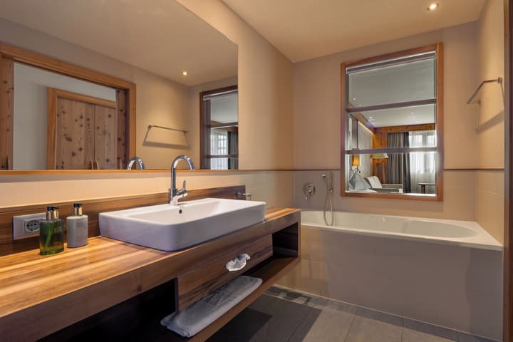 Hotel Emmy - five elements