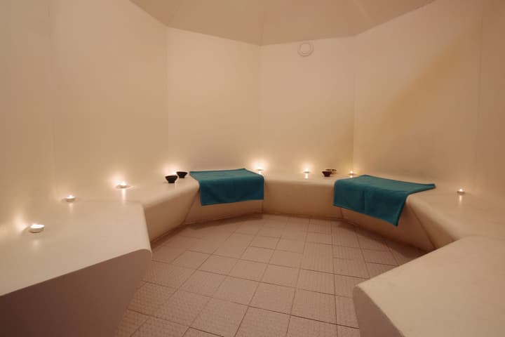 Anezi Tower Hotel