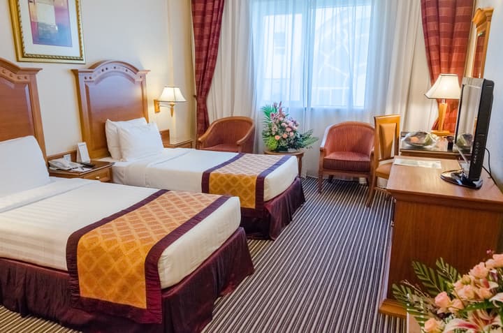 Avenue Hotel