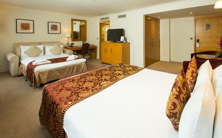 The Park City Grand Plaza Kensington