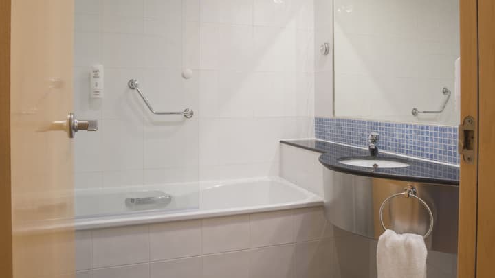 Holiday Inn Express Barcelona - Molins de Rei by IHG