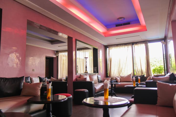 New Farah Hotel
