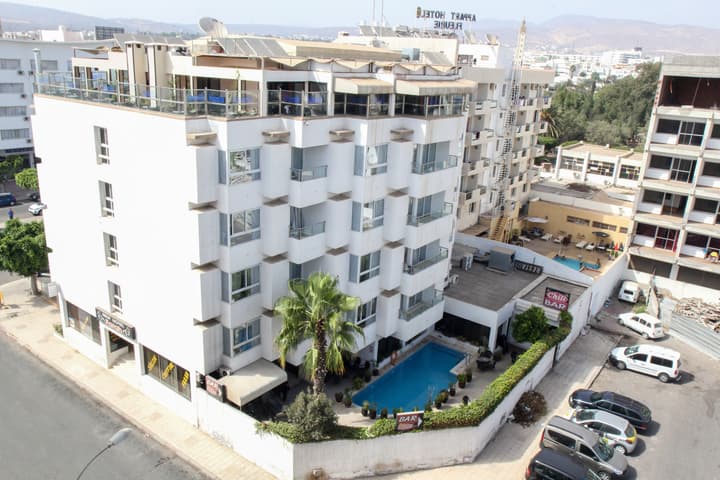 New Farah Hotel