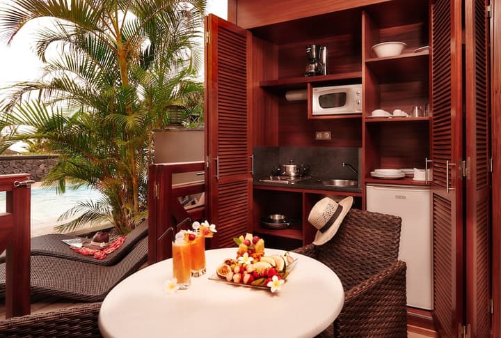 Iloha Seaview Hotel