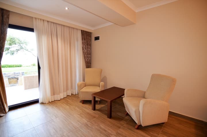 Azka Hotel
