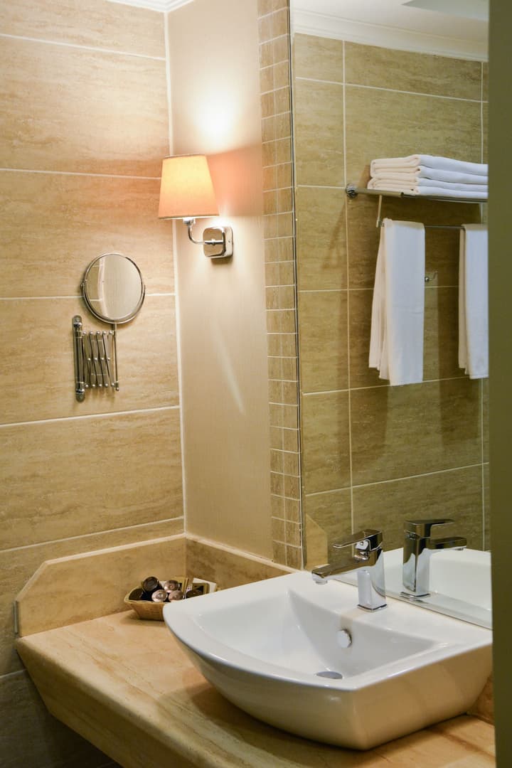 Azka Hotel