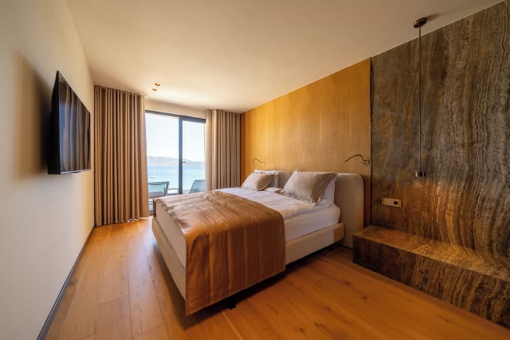 Azka Hotel