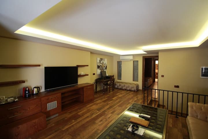 Azka Hotel