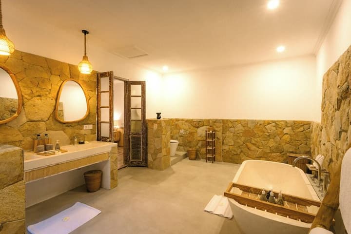 Vila Ombak Hotel