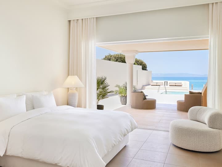 Mandola Rosa, A Resort to Live