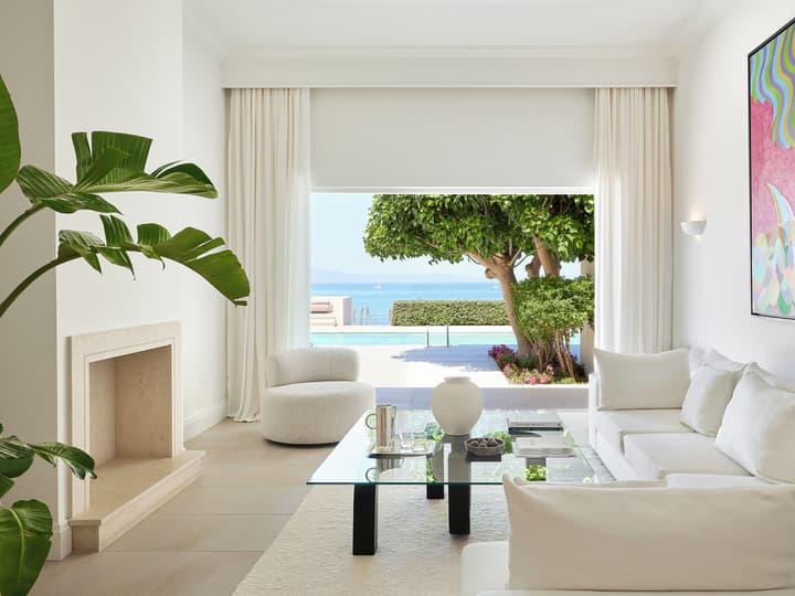 Mandola Rosa, A Resort to Live