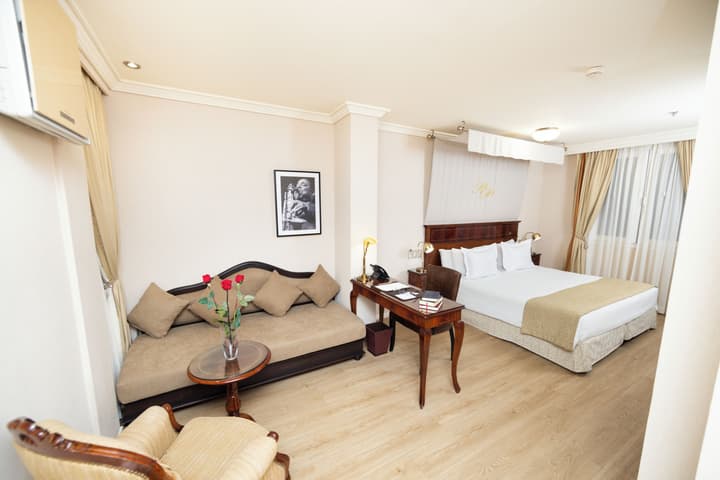 Melia Recoleta Plaza