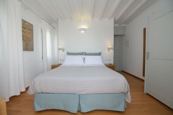 Elena Hotel