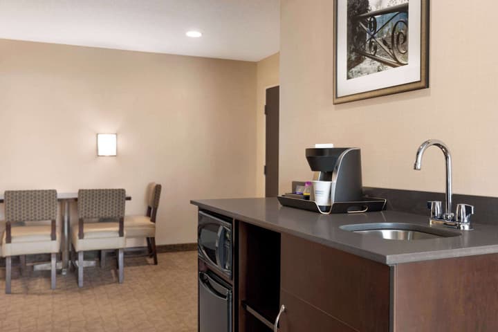 Wyndham Garden Niagara Falls Fallsview