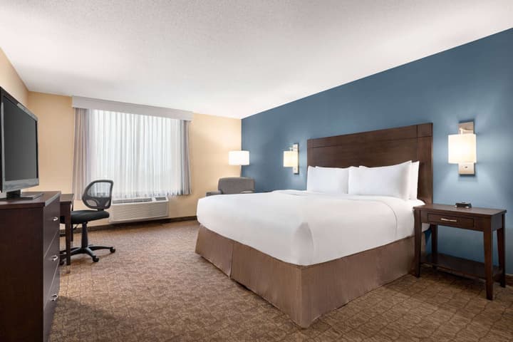 Wyndham Garden Niagara Falls Fallsview