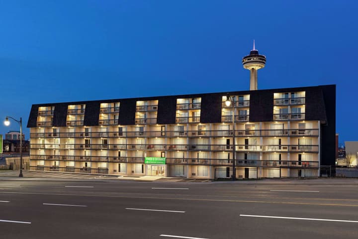 Wyndham Garden Niagara Falls Fallsview