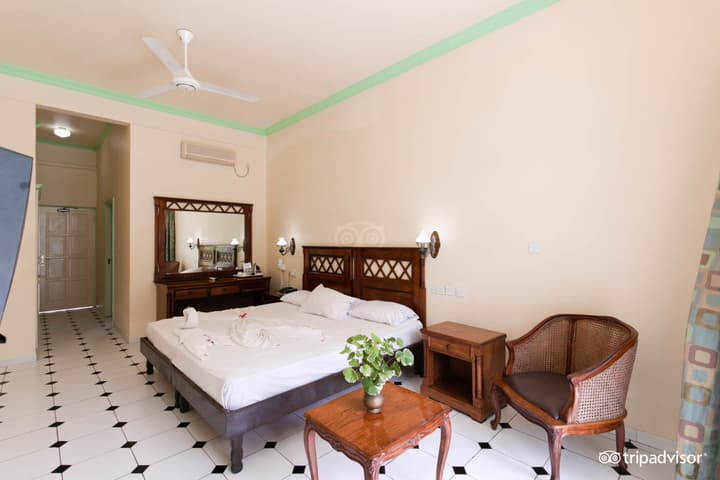 Palm Beach Hotel