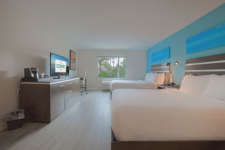 The Cove Hotel, Long Beach