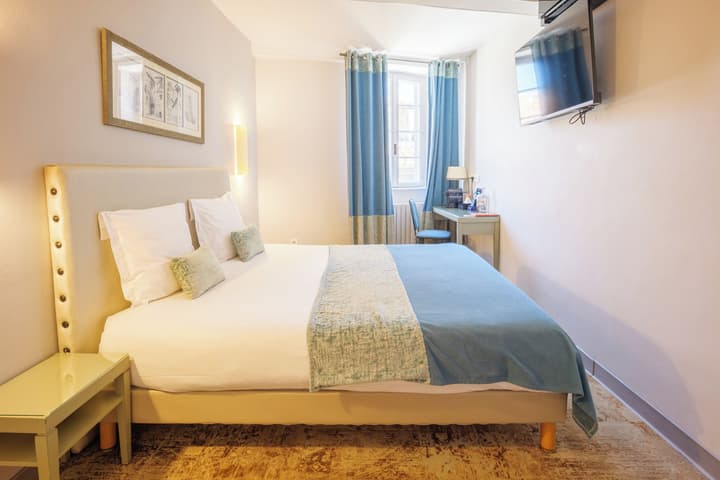 Hotel du Pont Vieux, au pied de la Cité Médiévale