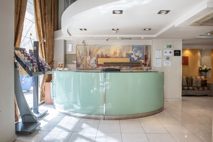 Golden City Hotel