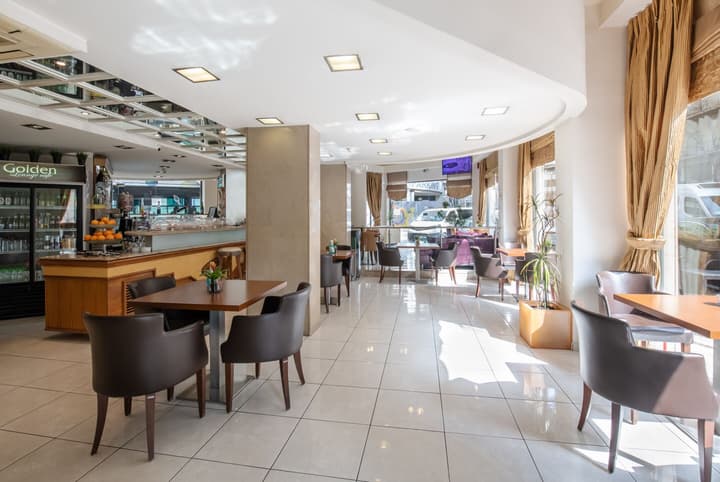 Golden City Hotel