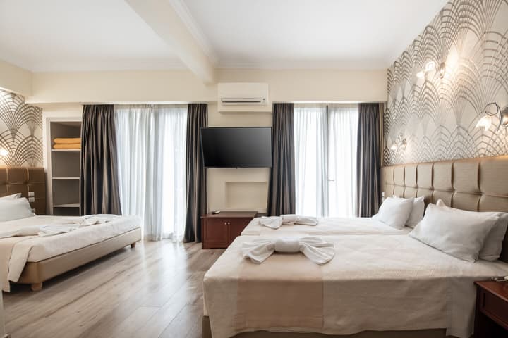 Golden City Hotel
